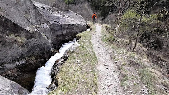 Hiking along ancient water ways in Wallis