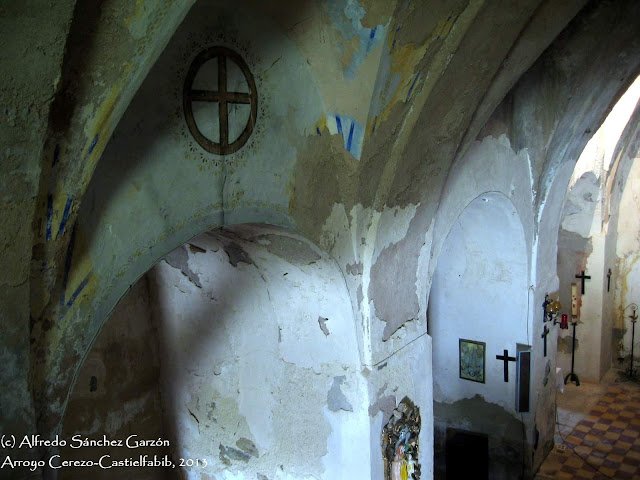 arroyo-cerezo-iglesia-capillas-laterales