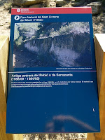 Plafó explicatiu a l'antiga pedrera del Rubió o Serracanta