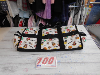 中古品　ワンピース　カバン　１００円