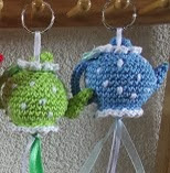 PATRON GRATIS LLAVERO TETERA DE CROCHET 2787