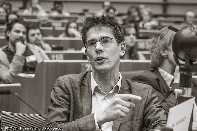 Député européen -  Stand Up For Europe - Parlement européen - Photo by Ben Heine