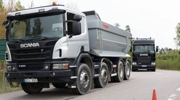 gambar mobil dump truck scania warna hitam-putih