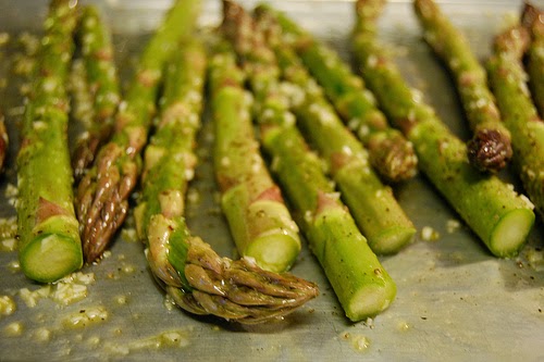 Quick roasted asparagus with garlic by Eve Fox, the Garden of Eating, copyright 2010