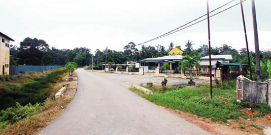 SRI BENGKAL: AMUK JUBAH PUTIH DI BALAI POLIS BATU PAHAT ...