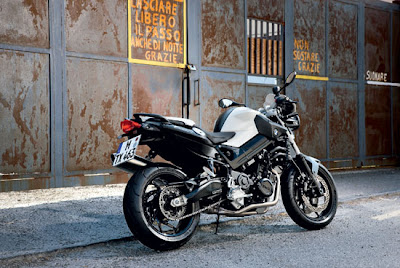2010 BMW F800R urban motorcycle