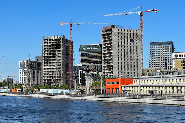 Москва-река, Проектируемый проезд № 4062, бывшая территория ЗИЛ, строящийся жилой комплекс Nagatino i-Land, строящийся жилой комплекс «Now Квартал на набережной»