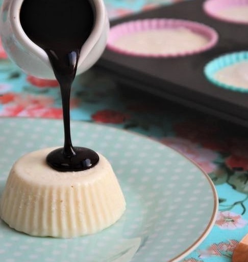 Ice Cream Pudding with Chocolate Sauce