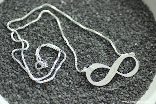 Fashion: Personalisierte Infinity Kette - DAS perfekte Geschenk - www.annitschkasblog.de