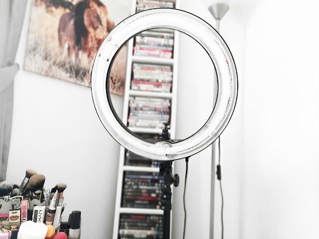 bbloggers, beauty, makeup, beauty blogger, black and white, photography, canon 600d, instagram, blog, lighting equipment, ring light, neewer, editing, how to, blogging advice, what i use, professional photographer, makeup looks, close up makeup,