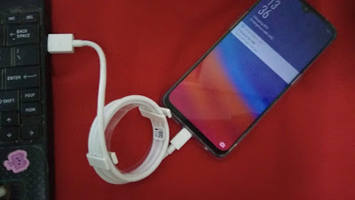 Waktu untuk nge-charge baterai smartphone nggak butuh waktu lama. Begitupun saat terkoneksi dengan laptop Ditinggal sebentar sudah terisi banyak saja. (dok.windhu)