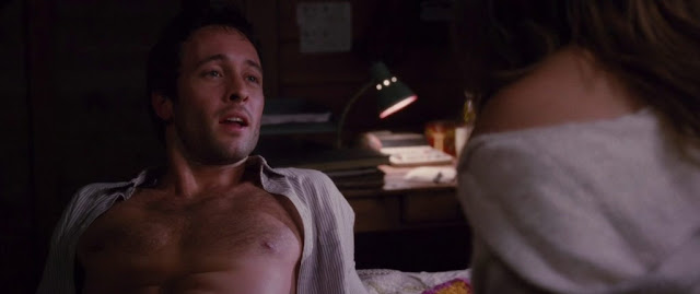 Alex O'Loughlin Torse nu dans le Back-Up Plan