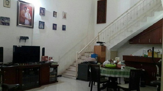 Dijual: Rumah 2 Lantai Cantik dan Elok di Surabaya - MohPahPoh