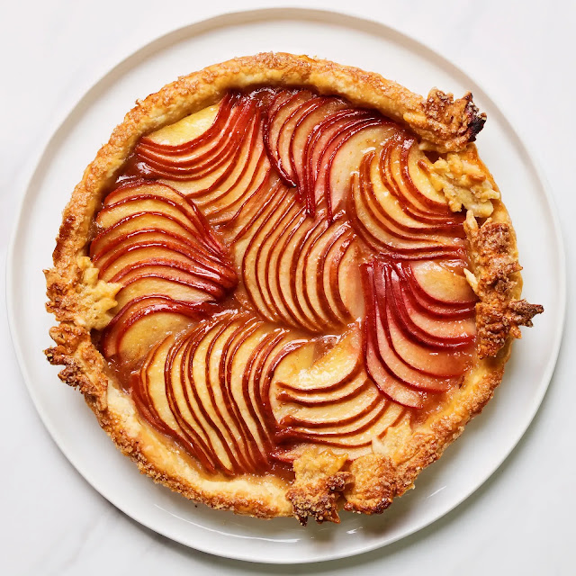 How to Make Pear Tart With Dulce de Leche Drizzle