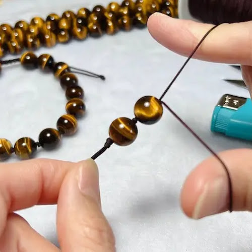 Professional Elastic or Stretch Bracelet Tutorial Uses No Glue / The  Beading Gem