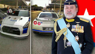 Sultan Johor taja kereta mewah kepada polis