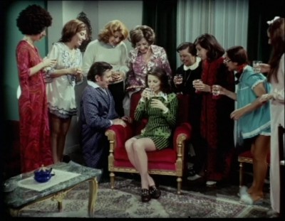 20 Γυναίκες Κι'Εγώ (1973) - Ο Κώστας Φιλίππου (Κώστας Βουτσάς) και οι γυναίκες του...