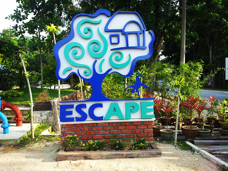Jess's Life: Escape Theme Park