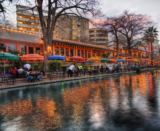 San Antonio River Walk Restaurants and Shops