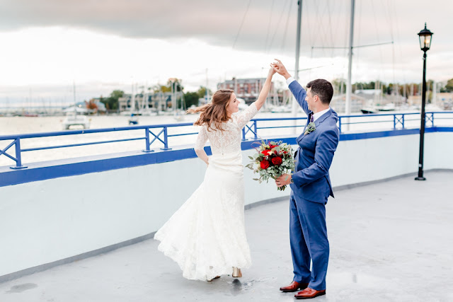 Annapolis Waterfront Hotel Wedding photographed by Maryland wedding photographer Heather Ryan Photography