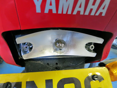 Yamaha YBR 125 Change Rear Light / Brake Bulb , Headlight bulb replace ment and - Xenon upgrade bulb