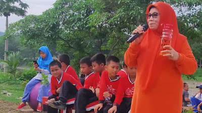 Ketua PKK Enrekang Bagi-bagi Ratusan Tumbler Gratis