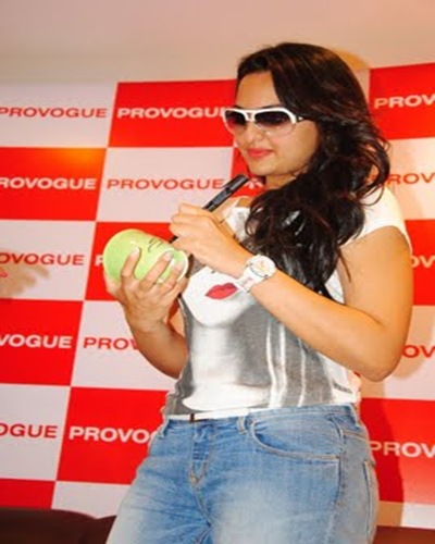 Sonakshi Sinha sexy pics