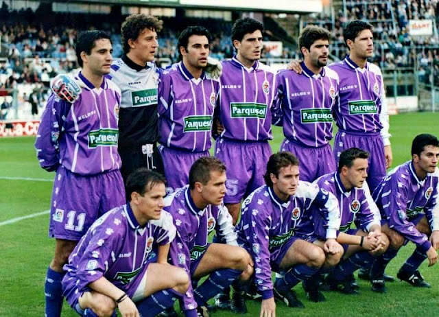 📸REAL VALLADOLID S. A. D. 📆12 noviembre 1995 ⬆️Soto, César, Quevedo, Antía, Fernando, Álvaro Gutiérrez. ⬇️Sejad Halilović, Vara, Juan Carlos, Peternac y Torres Gómez.  R. C. D. ESPAÑOL DE BARCELONA 2 🆚 REAL VALLADOLID 0. Domingo 12/11/1995, 17:00 horas. Campeonato de Liga de 1ª División, jornada 12. Barcelona, estadio de Sarriá: 34.000 espectadores. GOLES: ⚽1-0: 27’, Urzaiz. ⚽2-0: 36’, Benítez.