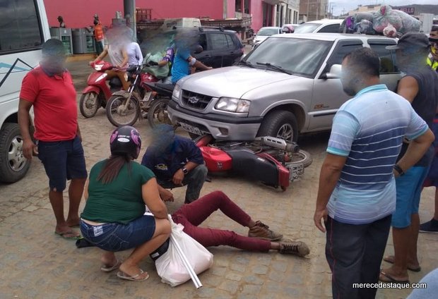 Acidente entre carro e moto deixa motociclista ferido em Santa Cruz do Capibaribe