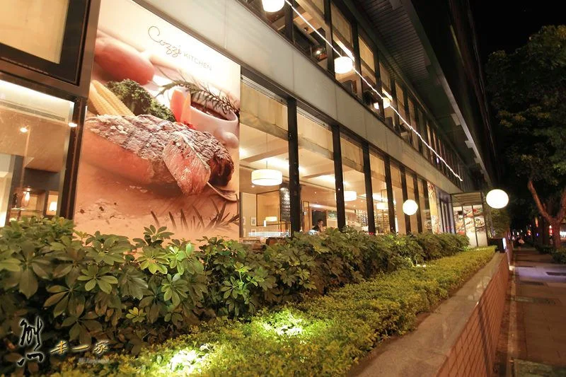 近捷運站飯店住宿｜HOTEL COZZI和逸台北民生館｜環境餐廳