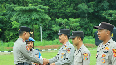 Polres Tulang Bawang Barat Upacara Hari Kesadaran Nasional, 4 Personel Polres Tulang Bawang Barat Terima Penghargaan