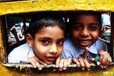 School Buses in India Seen On www.coolpicturegallery.net