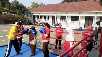 Pertina Road To School, Pelajar SMA 11 Kota Tangerang Diajak Bertinju