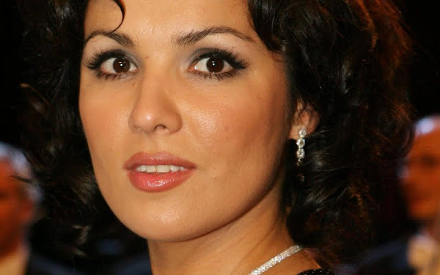 Anna Netrebko Biography and Photos 