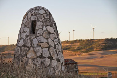 CHIMENEA DE BODEGAS DE BALTANÁS. BLOG ESTEBAN CAPDEVILA