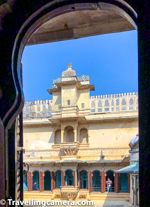 This was probably first time when Travellingcamera clicked more than 50 doors, windows & ceilings at one place. That also tells about the scale of Udaipur City Palace in Rajasthan. And more importantly all interesting elements in this beautiful heritage building of Mewar dynasty.