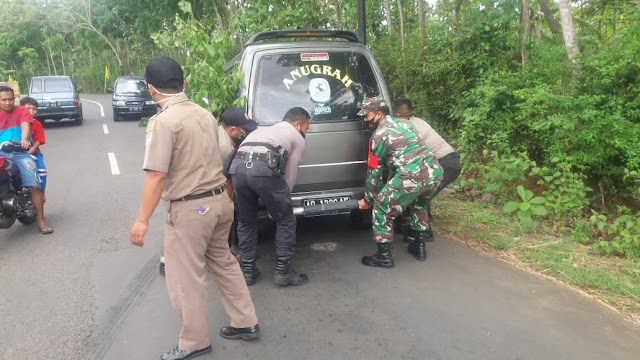 Sinergitas TNI, Polri dan Satpol-PP Dalam Membantu Warga