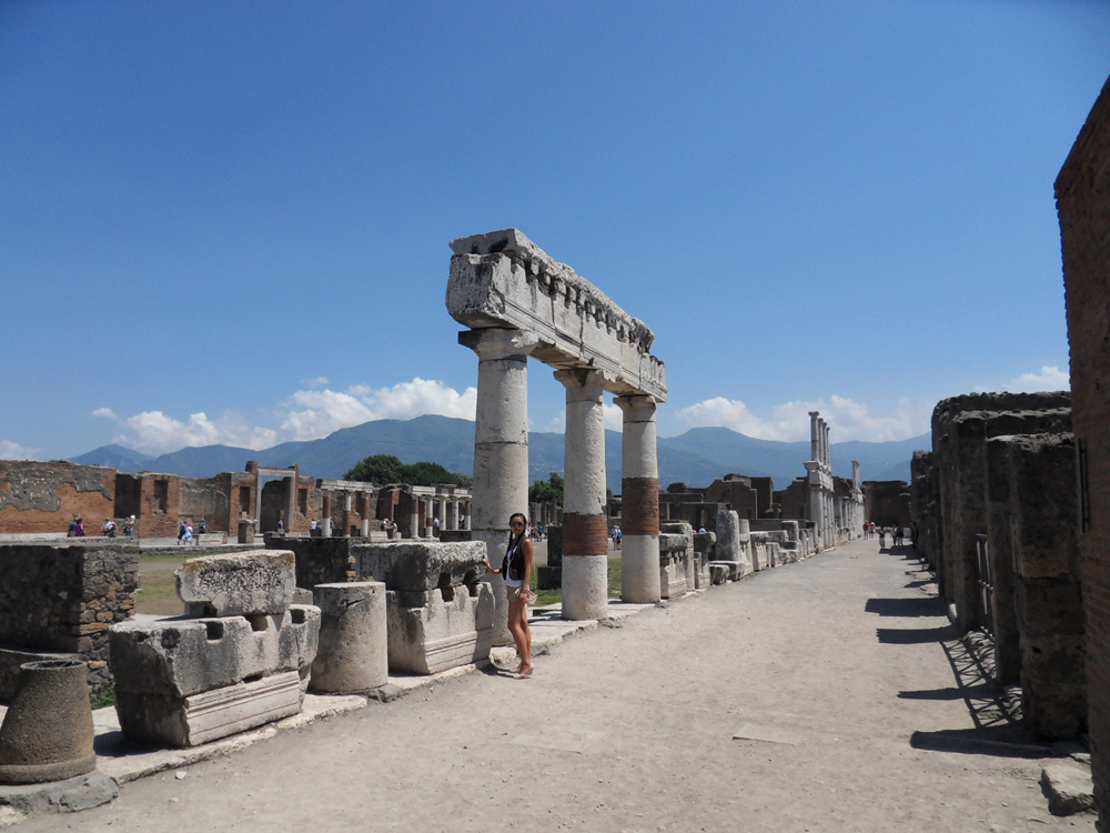 Traveler s Closet Scavi di Pompei Naples