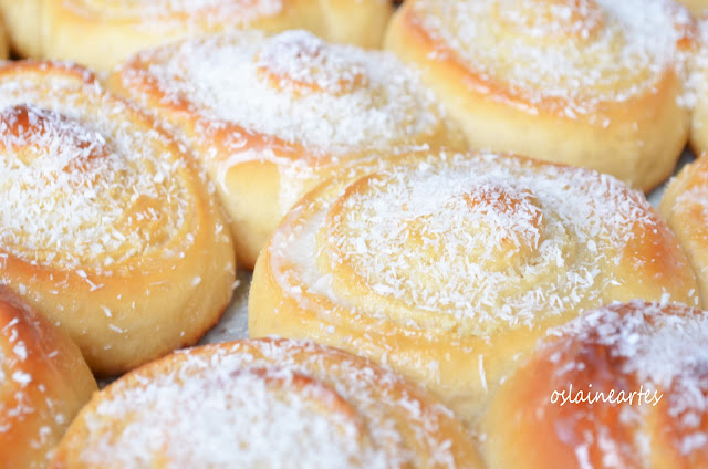 Pães de Leite Condensado e Coco