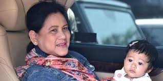Jarik Gendong Dian Restu Agustina