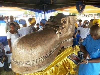 In Akwa Ibom Celebrated artiste buried in magnificent shoe casket