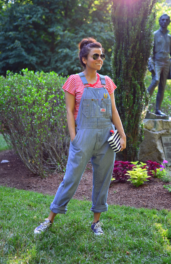 Outfit with long overalls 