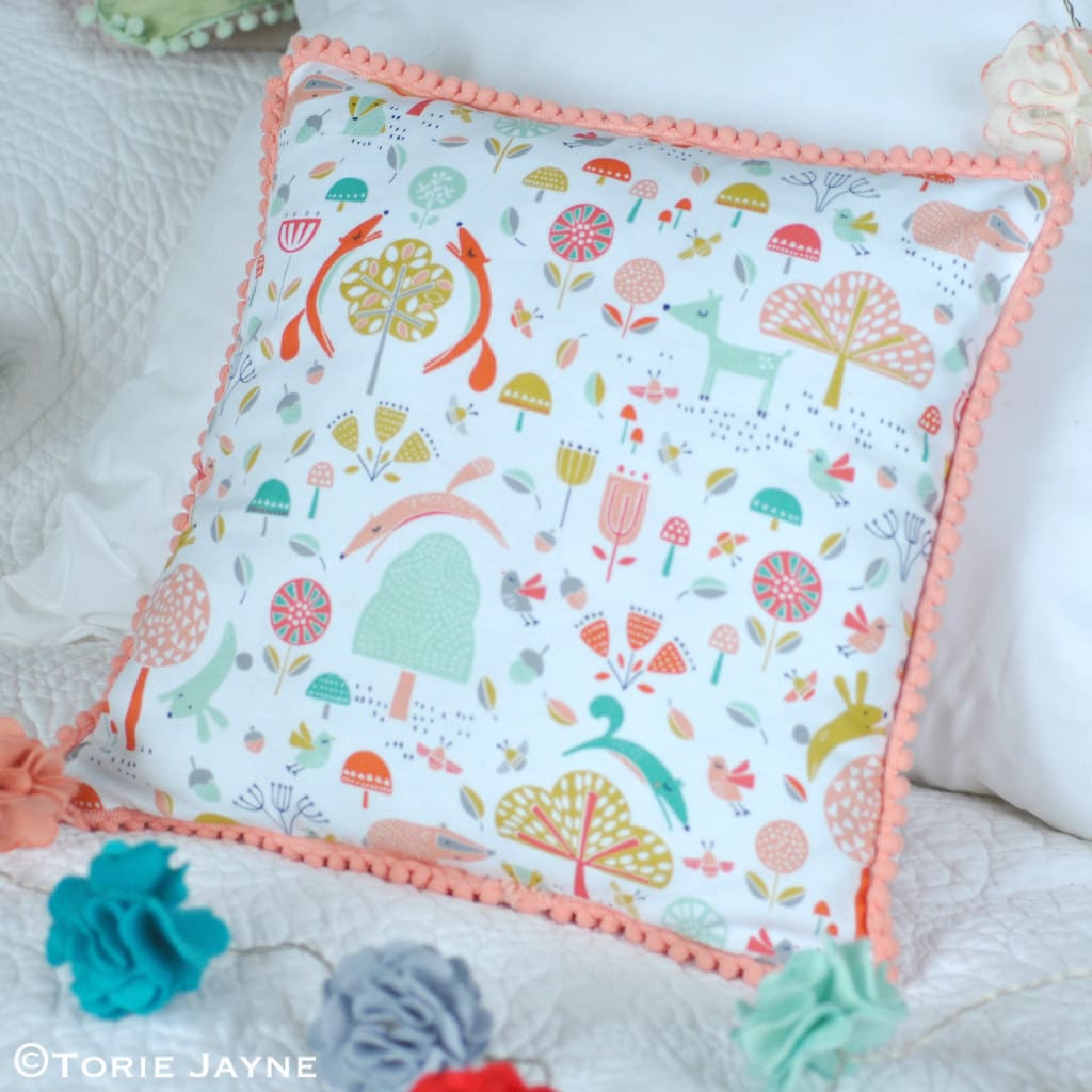 Pom Pom Trim Pocket Cushion Tutorial