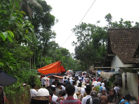 Beyond the Traveling: Festival Gunungan 2011