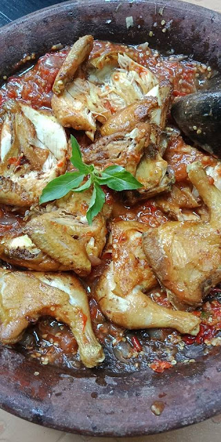 Ayam Penyet Sambal Lamongan - Jalan dan Makan