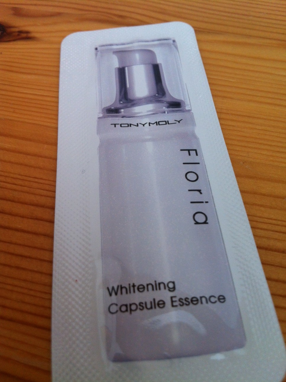 Review: TonyMoly Floria Whitening Capsule Essence