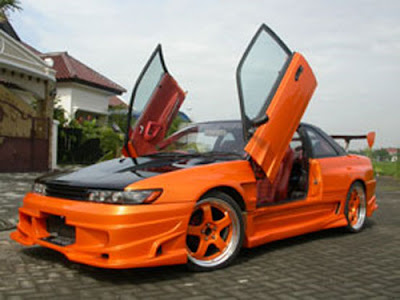 Mazda MX6 Modif With Scissor Door