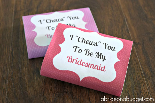 How are you asking your friends to be your bridesmaids? Check out these ADORABLE I "Chews" You To Be My Bridesmaid Gum Packs from www.abrideonabudget.com. They come with a free printable too!