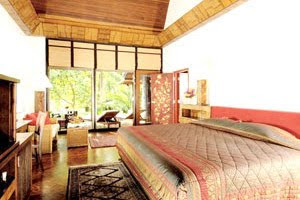 s Villa Royale has been mentioned earlier on the spider web log Bangkok Map; Mom Tri's Villa Royale at Kata Noi Beach