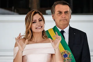 Michelle Bolsonaro se tornou a 37ª Primeira Dama da República Federativa do Brasil!